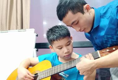 Lợi ích của việc học đàn Guitar – Học đàn Guitar tại nhà